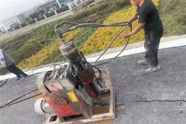 巩义马路面下沉注浆加固